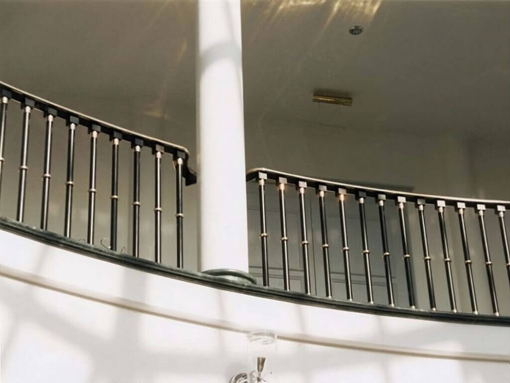 magna_europazentrale_gelaender_drab_01