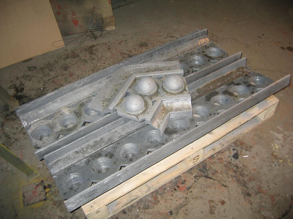 Gusseisen-Zierteile für den Hauptbahnhof Frankfurt Gusseisen-Zierteile für den Hauptbahnhof Frankfurt