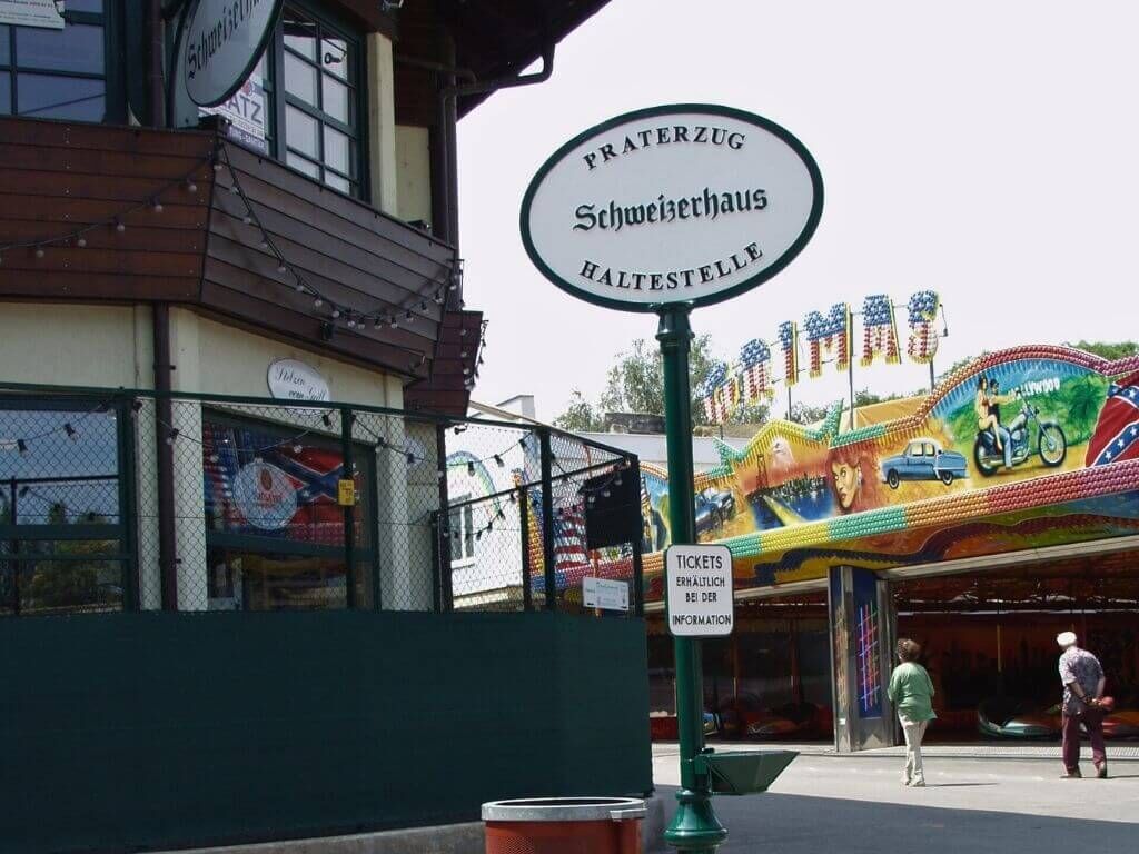 schweizerhaus-haltestellenschild-hinweisschild-ticket-information-prater-drab-1578