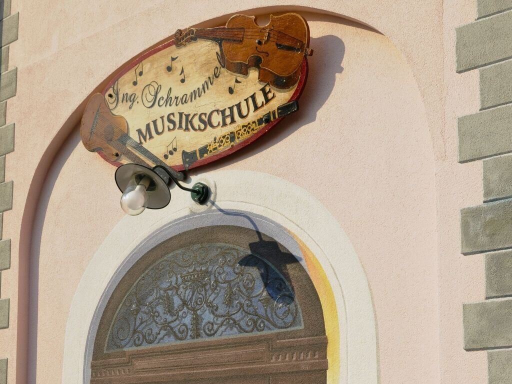 hofleuchte-musikschule-prater-gruen-drab-2