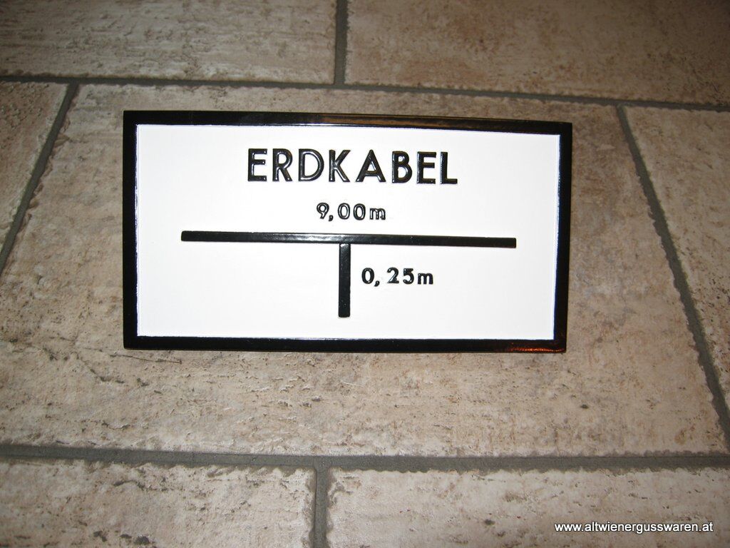 Hinweisschild "Erdkabel" aus Aluminiumguss Hinweisschild "Erdkabel" aus Aluminiumguss