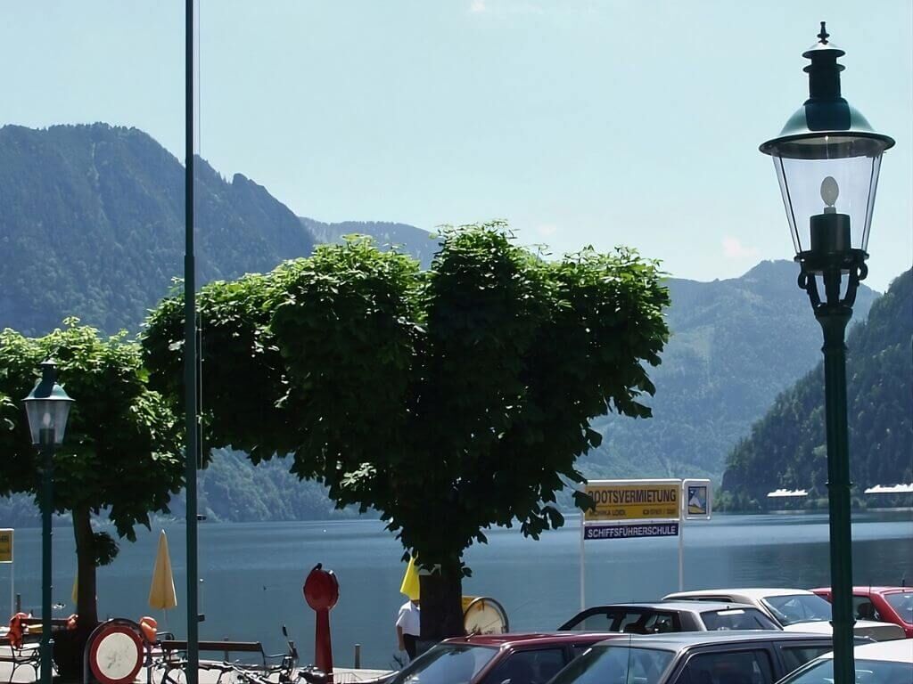 Klassische Strassenlaternen fuer die Kommune Traunkirchen Klassische Strassenlaternen fuer die Kommune Traunkirchen