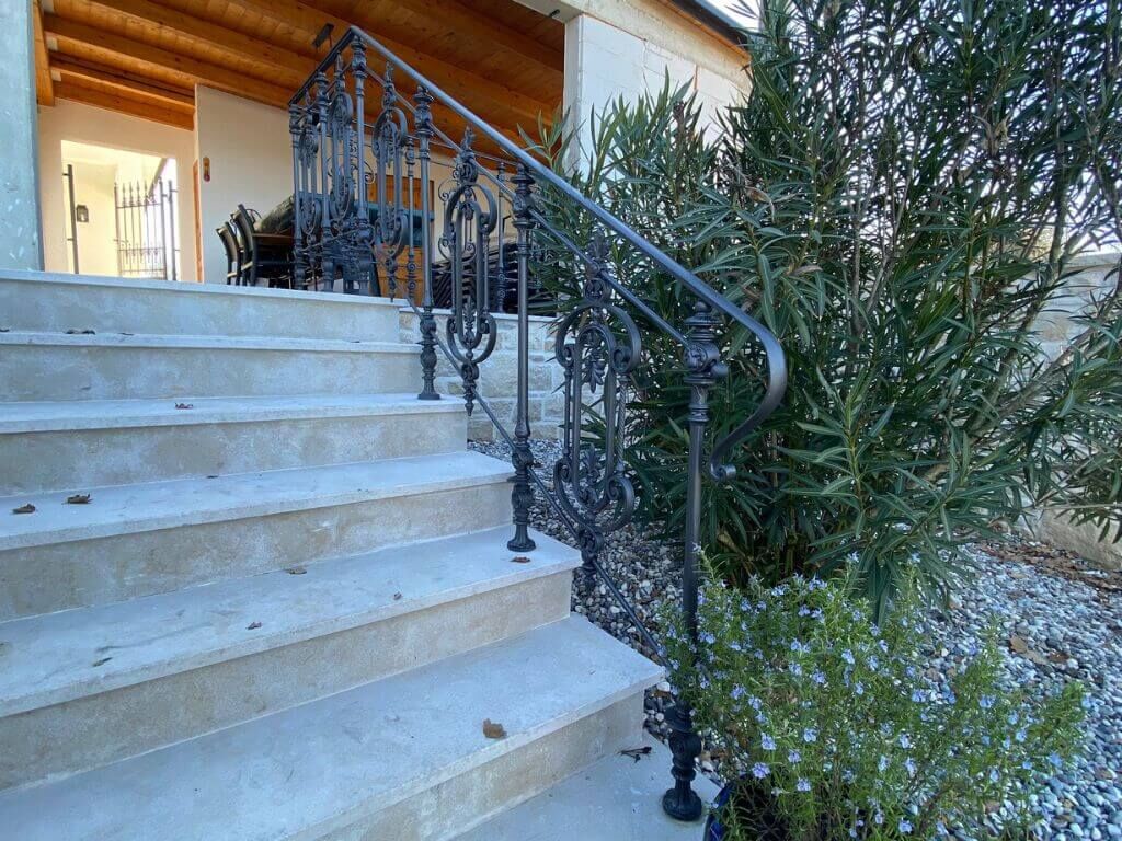 Klassisches Treppengelaender aus Gusseisen Klassisches Treppengelaender aus Gusseisen