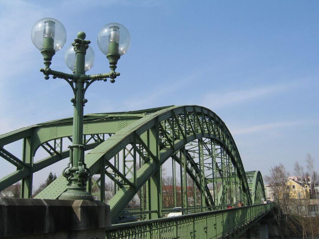 Reproduzierte historische Standlaterne in Wels Thalheim Reproduzierte historische Standlaterne in Wels Thalheim