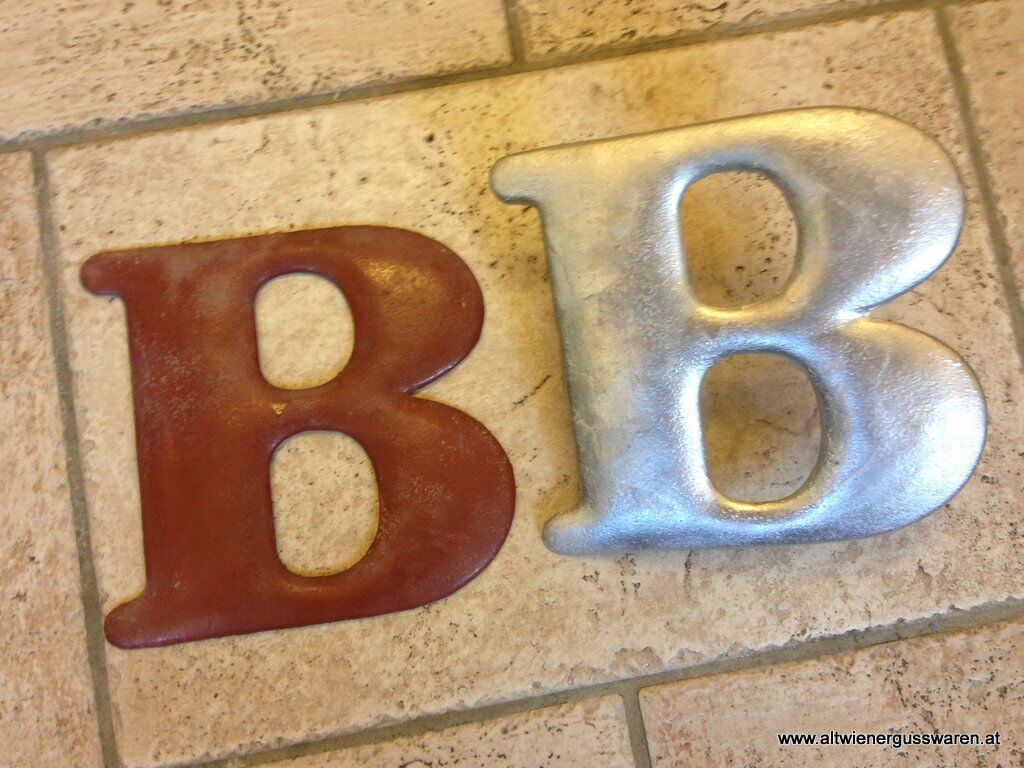 Große Fassadenbuchstaben aus Aluminiumguss Große Fassadenbuchstaben aus Aluminiumguss