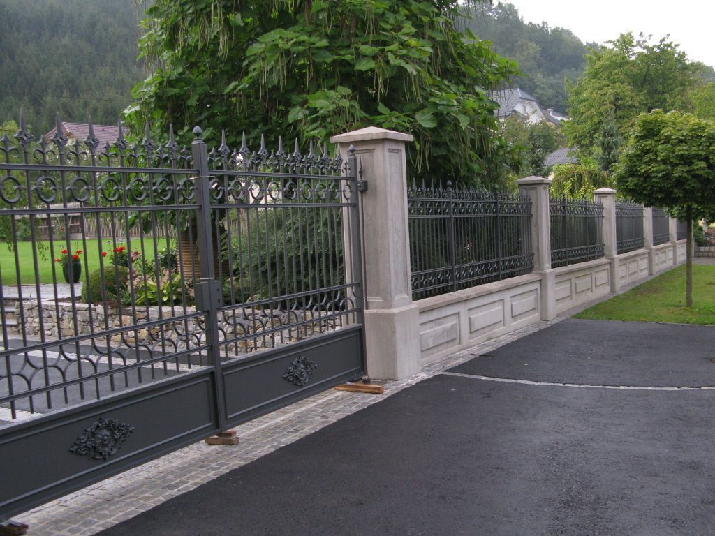 nostalgischer-zaun-anthrazitgrau-eisenglimmer-mitspitzen-1