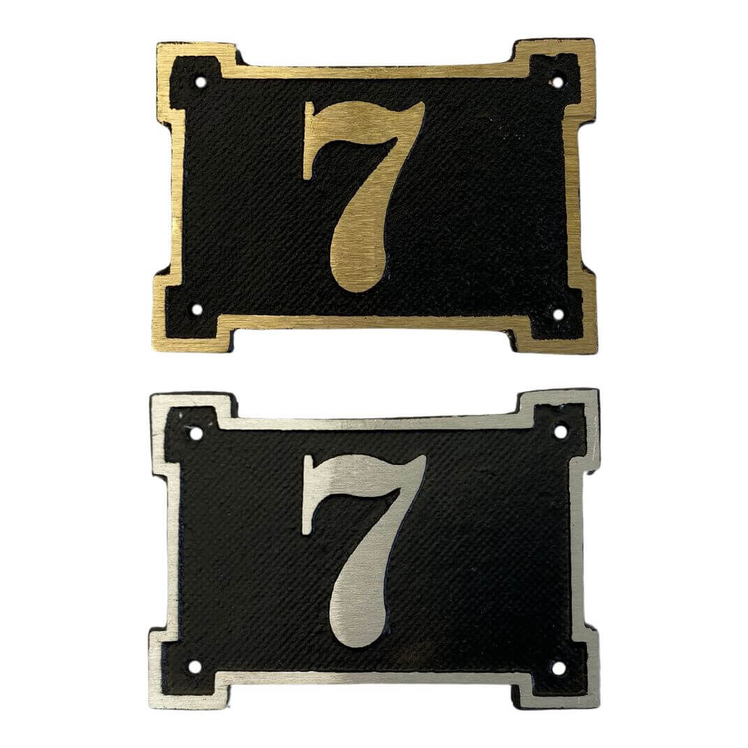 Türnummernschild 21409 Tafelstil K - oben Messingguss - unten Aluminiumguss Türnummernschild 21409 Tafelstil K - oben Messingguss - unten Aluminiumguss