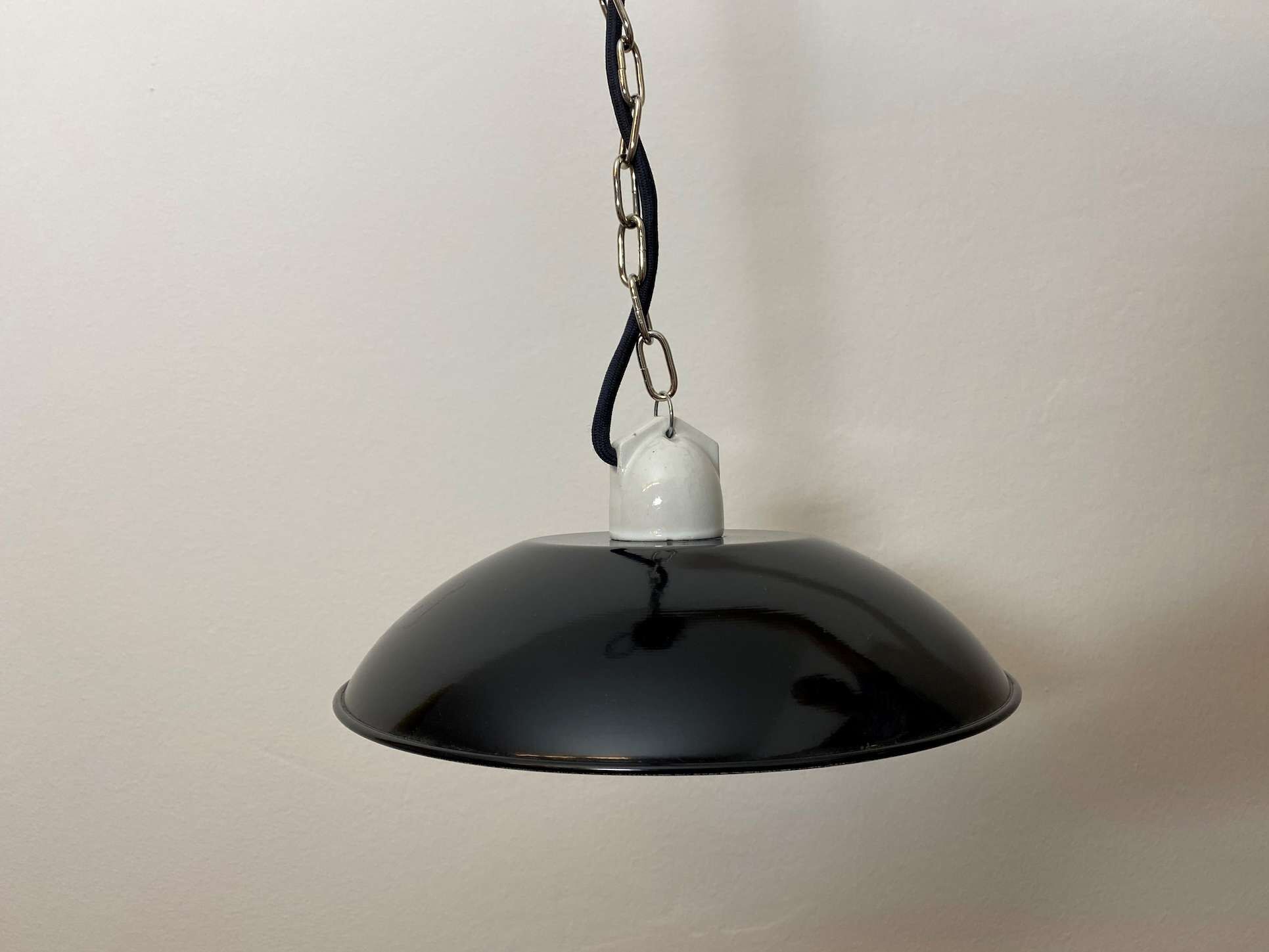 klassische-haengeleuchte-flordisdorf-2 Klassische Hängeleuchte Floridsdorf mit vernickelter Kette