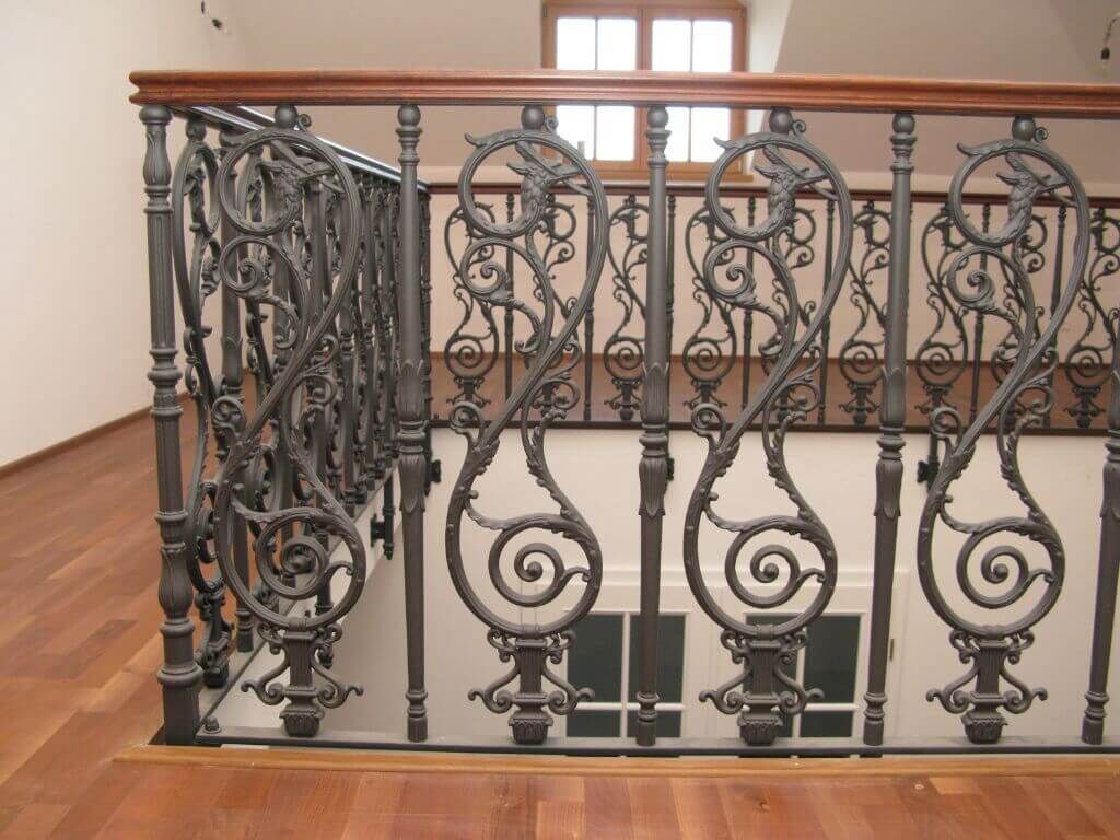 Detailaufnahme der Gelaenderelemente und Gelaendersteher Detailaufnahme der Gelaenderelemente und Gelaendersteher