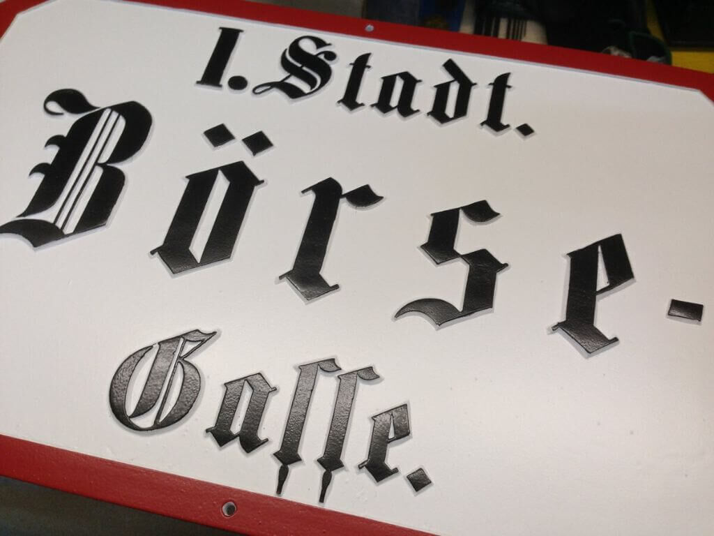 Detailaufnahme des historischen Strassenschild Boerse-Gasse Detailaufnahme des historischen Strassenschild Boerse-Gasse