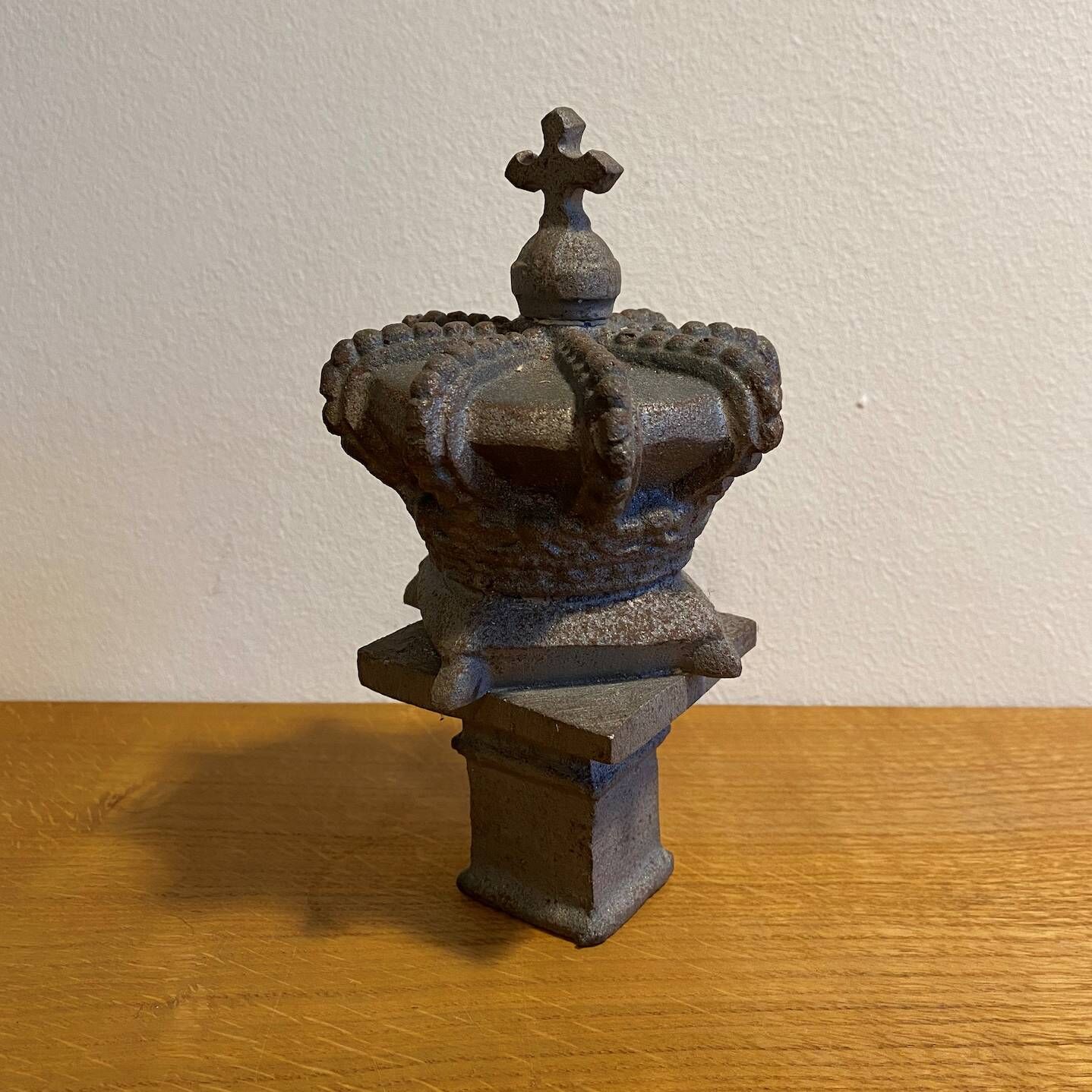 zierteil-pfostenaufsatz-krone-gusseisen-14 Pfostenaufsatz Krone aus Gusseisen