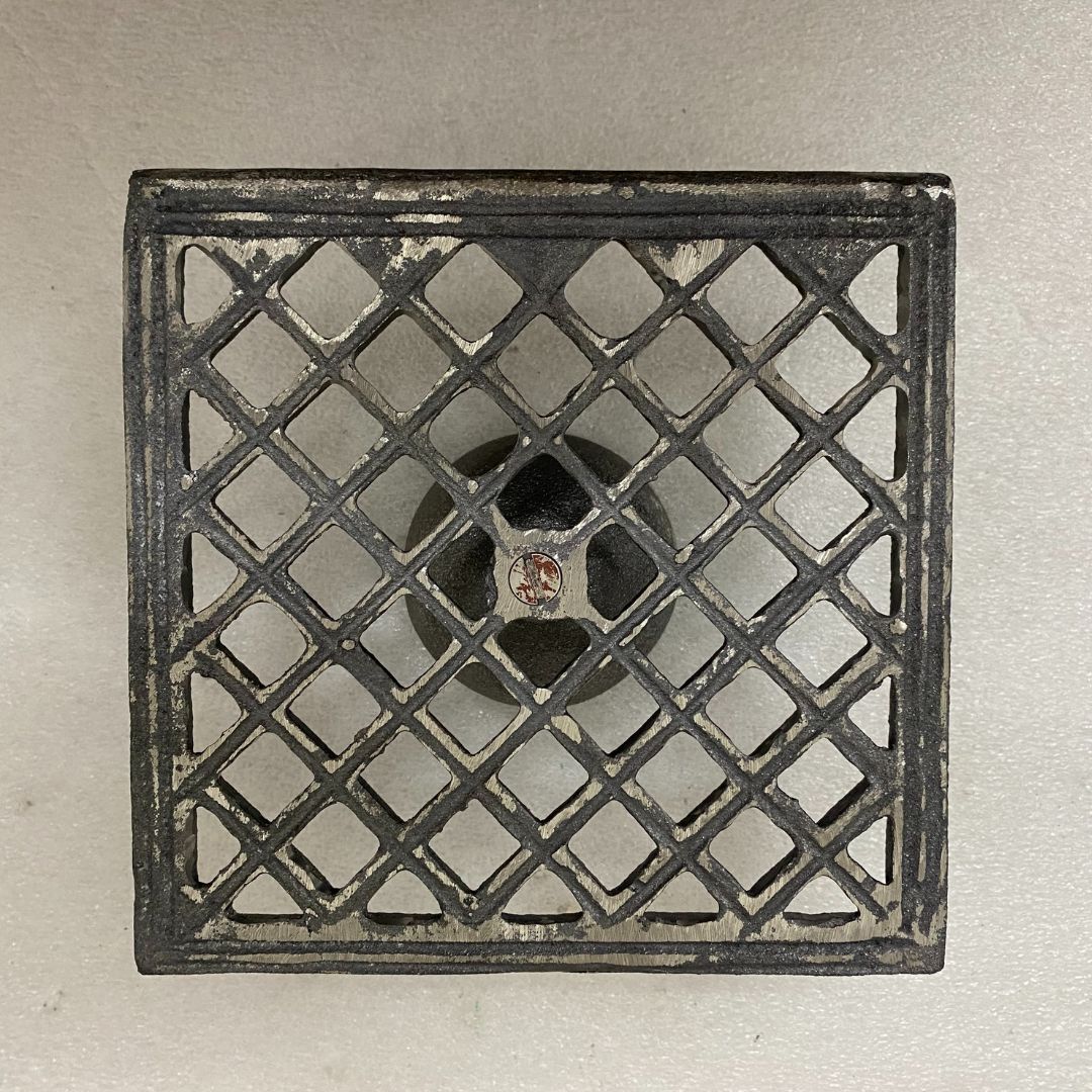 Reproduktion Ihres Bodenablaufs aus Gusseisen Reproduktion Ihres Bodenablaufs aus Gusseisen