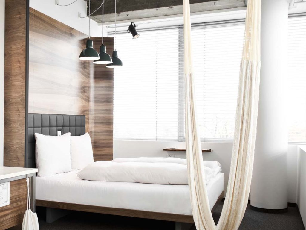 hotel_daniel_haengeleuchten_drab_altwienergusswaren_fabrikleuchten_1 hotel_daniel_haengeleuchten_drab_altwienergusswaren_fabrikleuchten_1