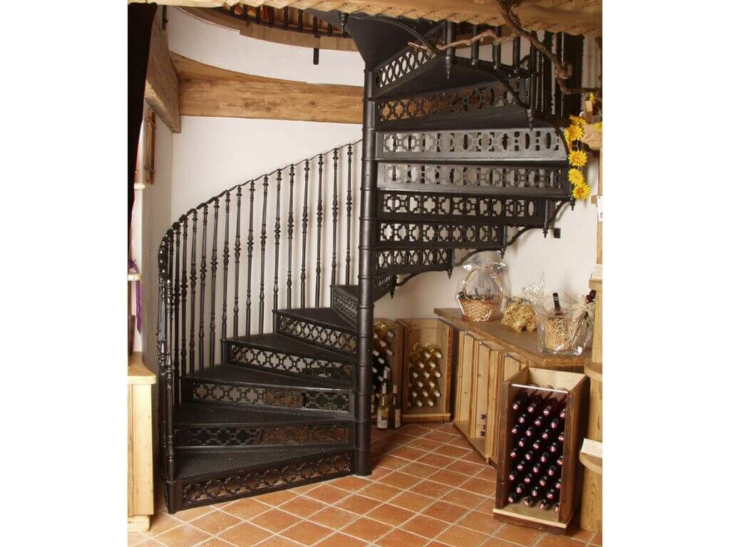 historische-spindeltreppe-gusseisen-drab-weingutlazarus-1