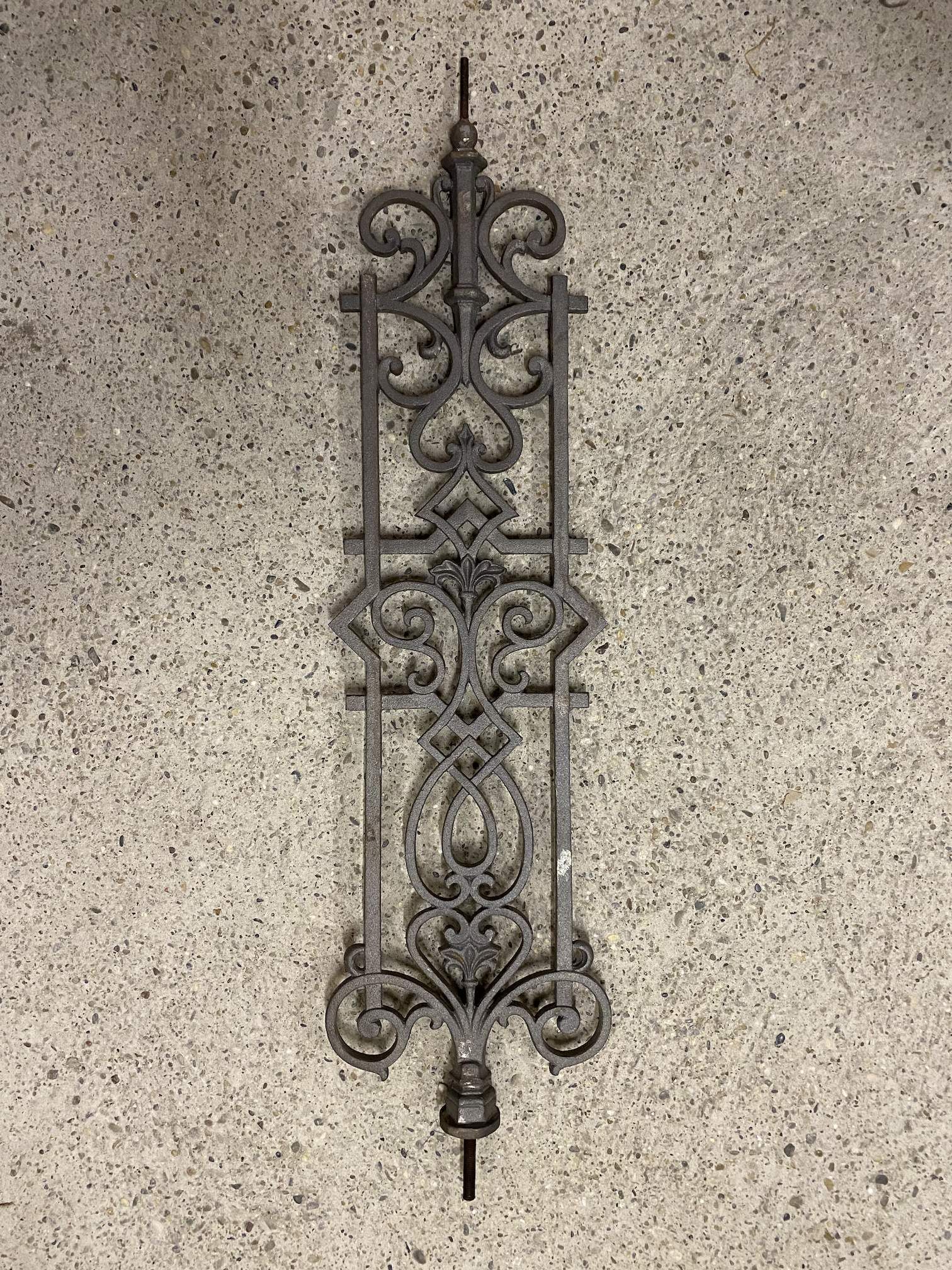 historisches-gelaender-44v-gusseisen Historisches Geländerelement aus Gusseisen - 44v