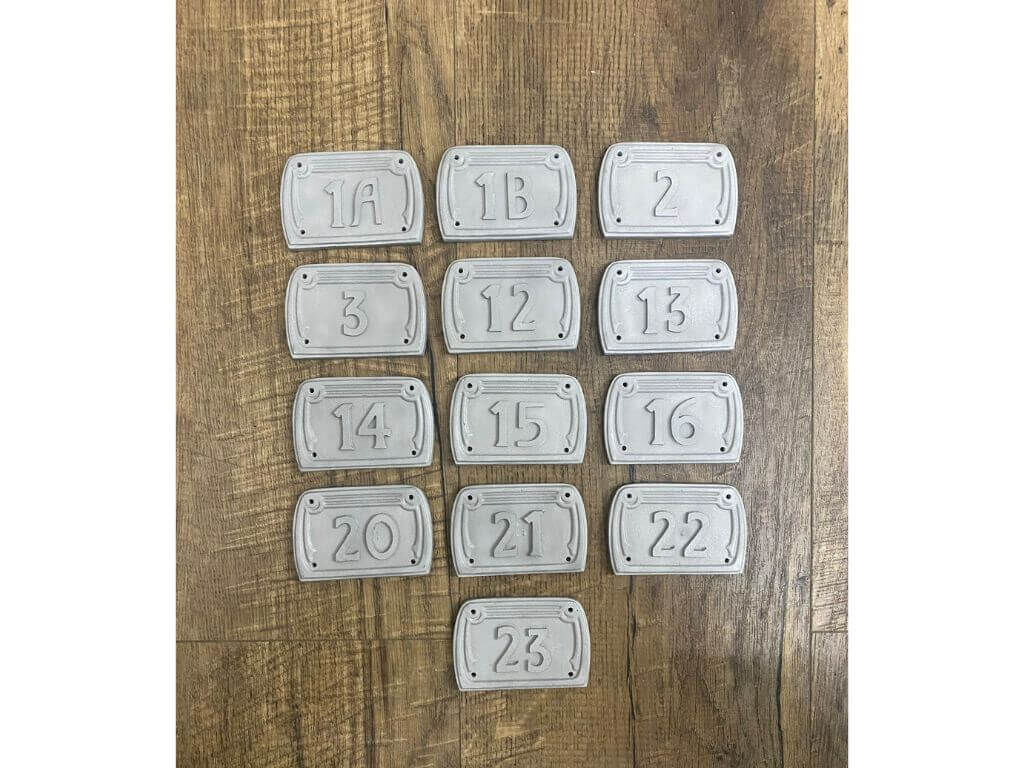 Reproduktion bzw. Nachguss von Jugendstil Türnummerntafeln aus Aluminiumguss Reproduktion bzw. Nachguss von Jugendstil Türnummerntafeln aus Aluminiumguss