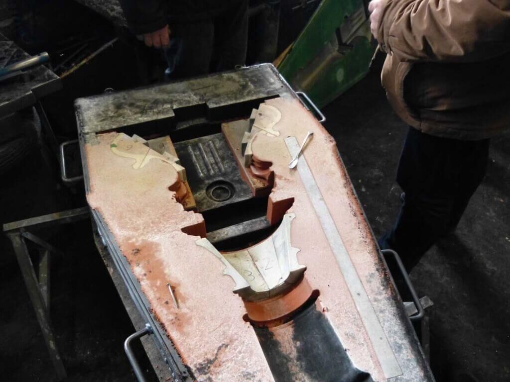 Gussmodell der Sauelenverkleidung fuer die U4 Station Josefstaedterstrasse Gussmodell der Sauelenverkleidung fuer die U4 Station Josefstaedterstrasse