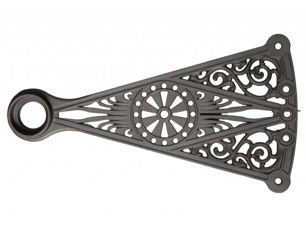 verzierte Trittstufe aus Gusseisen unserer nostalgischen Wendeltreppe verzierte Trittstufe aus Gusseisen unserer nostalgischen Wendeltreppe