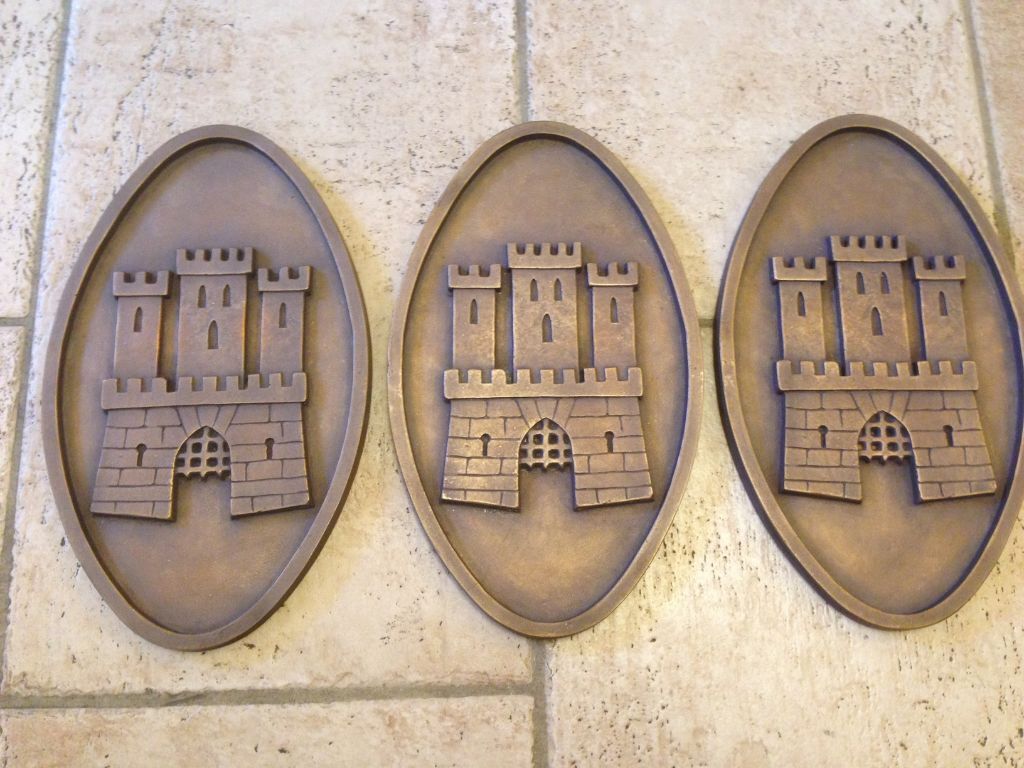 Wappen aus Bronzeguss für die Gemeinde Klosterneuburg Wappen aus Bronzeguss für die Gemeinde Klosterneuburg