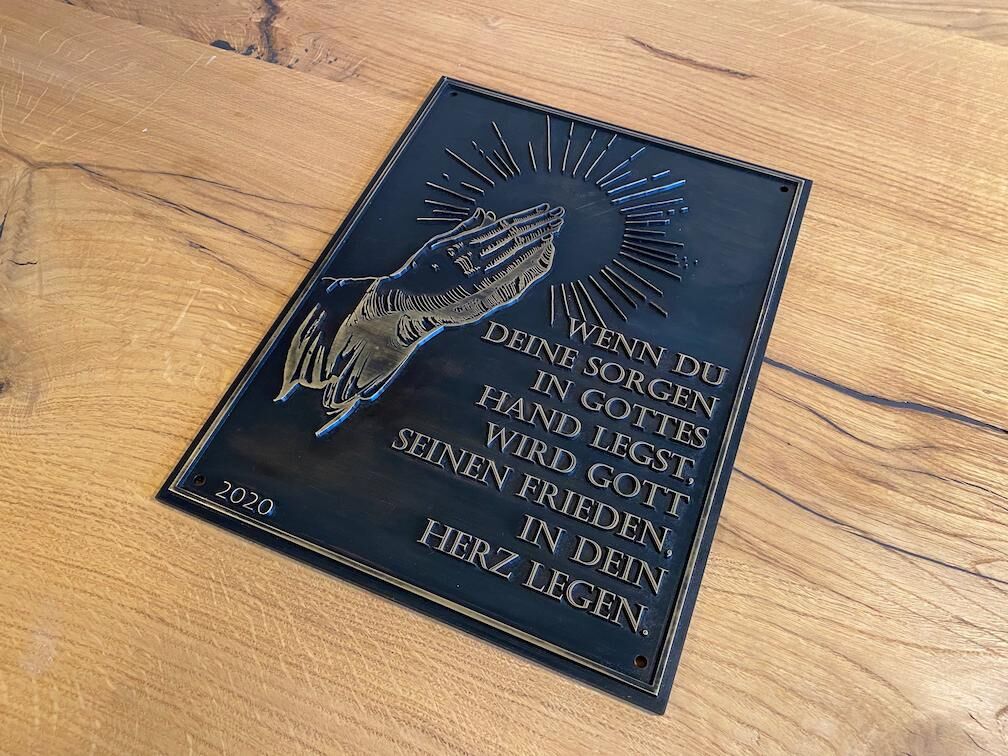 Gedenktafel aus Messing & Bronzeguss - eigener Text/Muster Gedenktafel aus Messing & Bronzeguss - eigener Text/Muster